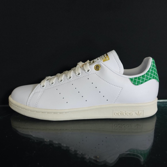 Adidas Stan Smith Women's Sneakers #752 - Picture 2 of 8